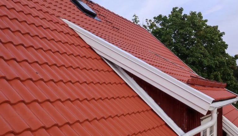 betongpannor tak villa stockholm